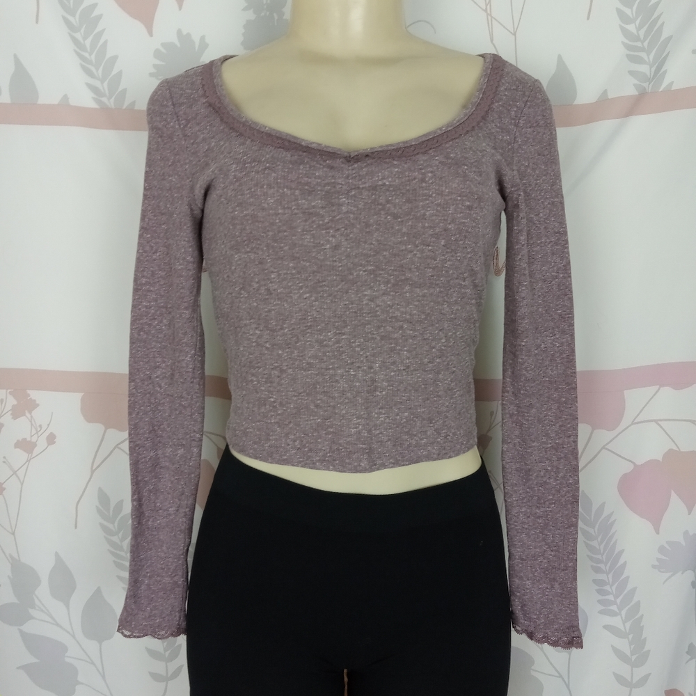 Women's‎ Lavender Long Sleeve Scoop Neck Edge top Size Medium